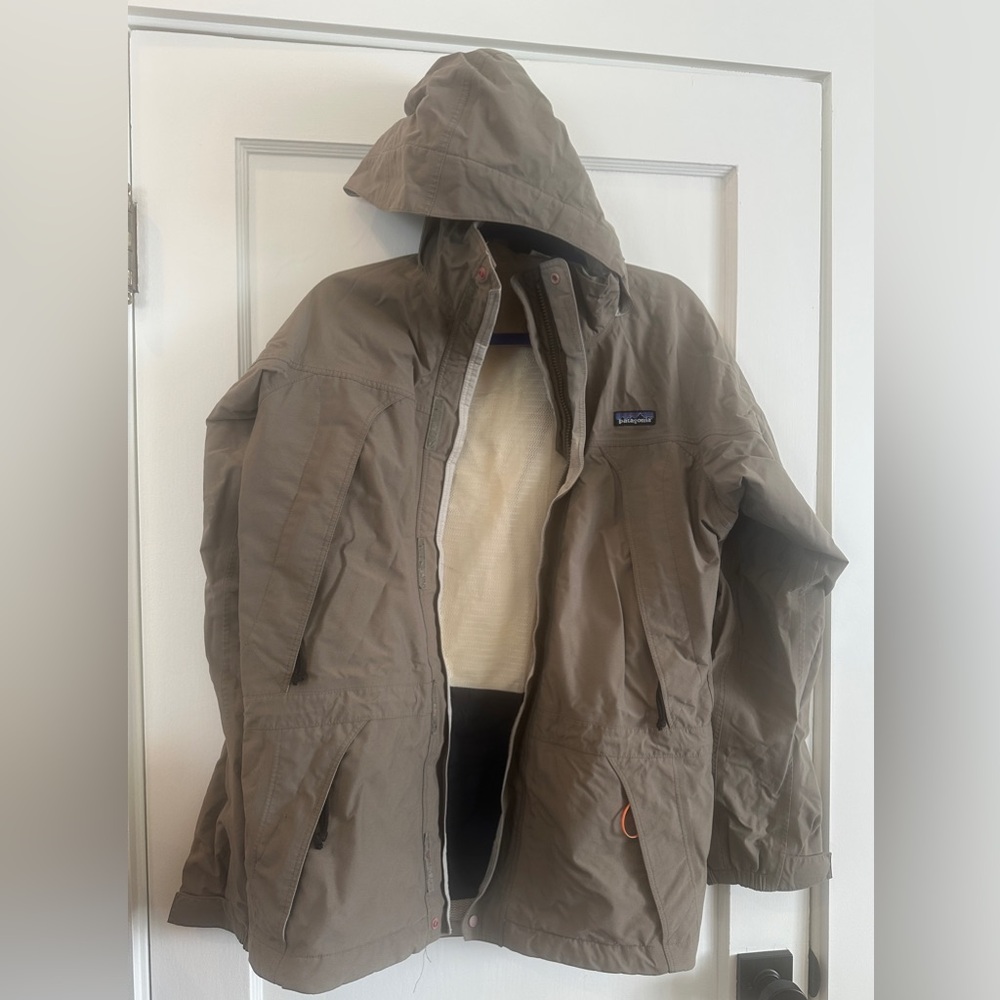 Patagonia Men's Khaki Hooded Raincoat